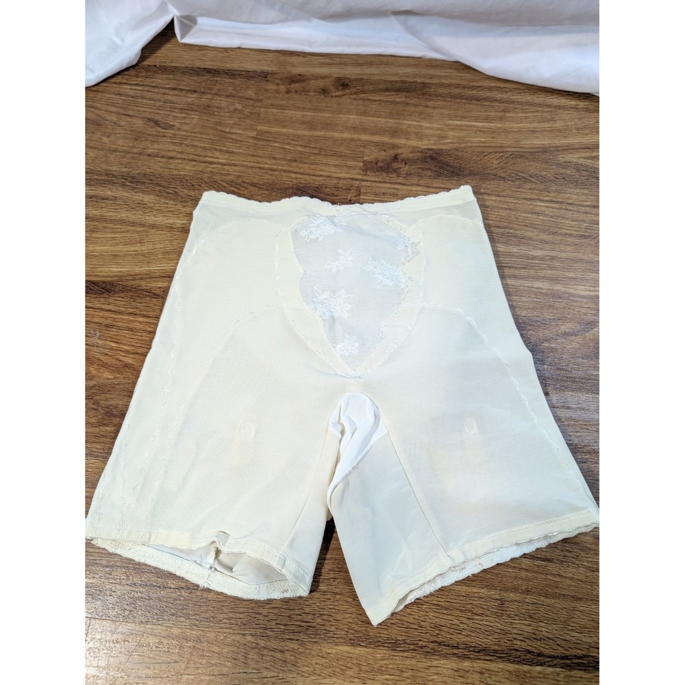 Vintage Dreamliner Maidenform Size Large Ivory Gurldle With Stocking Holders